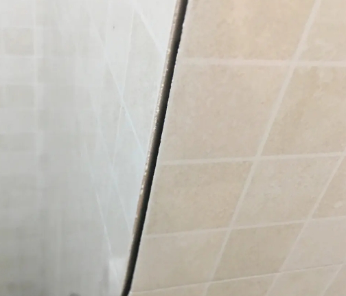 漳州市瓷砖空鼓维修公司分享阳台瓷砖脱落的修复过程可以分为以下几个步骤